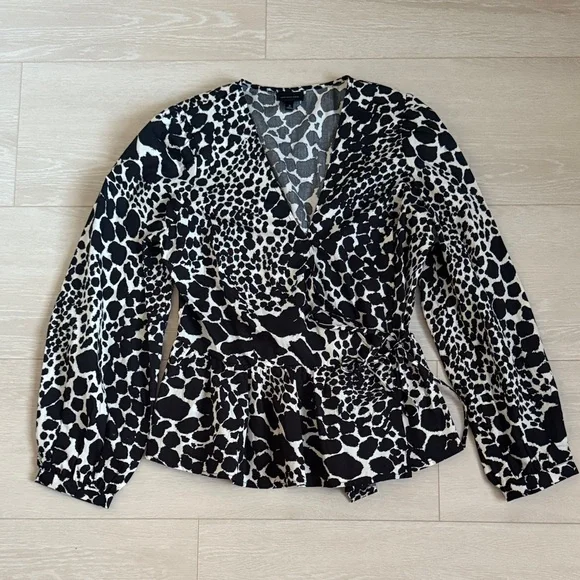 3/$10 Who What Wear Black and White Animal Print Blouse - Picture 2 of 8